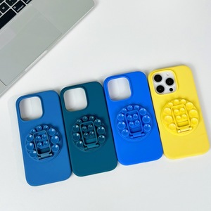 Venta al por mayor de fábrica: Funda de teléfono personalizable con logo, color macaron, con ventosa circular de silicona y soporte trasero. - Product Image 3
