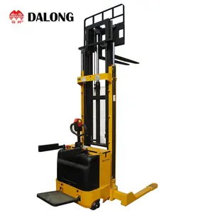 DALONG Electric Stacker 1.5t 5500ミリメートルStraddle Type Power Stacker倉庫