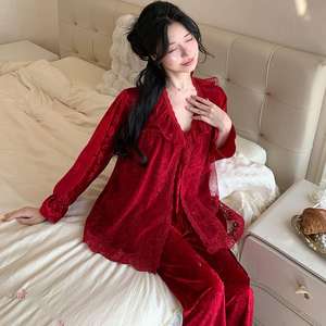 بيجامة نسائية من القطيفة الذهبية لخريف وشتاء 2025، قميص نوم مثير بحمالات مع سروال، طقم بيجامة مبطن للنوم - Product Image 4