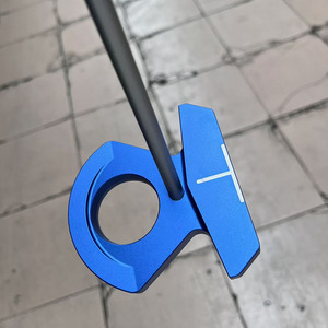 <span class=keywords><strong>Putter</strong></span> parfaitement équilibré, tête large, technologie Zero Torque, vis <span class=keywords><strong>de</strong></span> poids, <span class=keywords><strong>putter</strong></span> <span class=keywords><strong>de</strong></span> <span class=keywords><strong>golf</strong></span> avec housse <span class=keywords><strong>de</strong></span> tête - Product Image 2