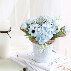 Juego de Bonsái de Hortensias Retro con Aspecto Envejecido en Maceta de Hierro, Color Crema Premium - Product Image 1