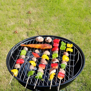 Disponibile Barbecue a Carbone con Rivestimento in Ceramica da 22 Pollici, Griglia Portatile da Esterno Stile Americano con Quattro Gambe Staccabili - Product Image 6