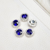 Bouton en cristal à dos plat à coudre, strass rond avec chaîne à griffes argentées pour la décoration de robes de mariée et de vêtements
