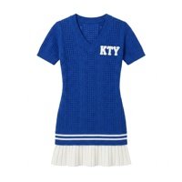 Nouvelle Arrivée 2026 – Robe Pull Moulante Tricotée Grande Taille Style Preppy pour Femme, Manches Courtes, Col en V, avec Logo et Ourlet Plissé