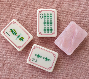 <span class=keywords><strong>Set</strong></span> di Mahjong Americano Personalizzato in Acrilico, 160 Pezzi, Serie Opale Rosa, Motivo Classico Cinese, Gioco di Lusso per Feste - Product Image 1