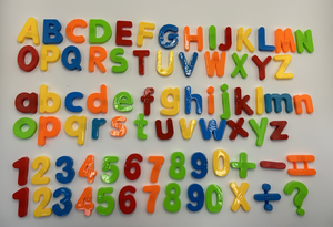 ของเล่นสติกเกอร์แม่เหล็กติดตู้เย็นสำหรับเด็กเพื่อการศึกษาปฐมวัย ประกอบด้วยคำศัพท์ภาษาอังกฤษ ตัวอักษร และตัวเลข - Product Image 5