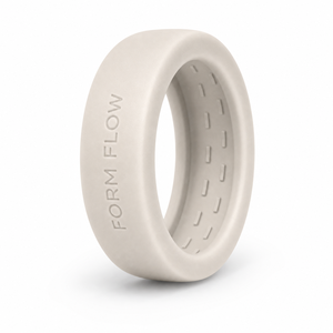 Coque de protection en silicone personnalisée avec logo OEM pour Oura Ring 5/4, Galaxy Ring, RingConn, Ultrahuman Starlight, Ivory, Debossed Brand - Product Image 1