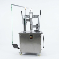 Machine multifonctionnelle pour peler et couper les jeunes noix de coco fraîches