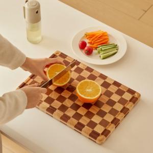 Tagliere in Legno di Gomma e Noce Nero con Scanalatura per il Succo e Motivo a Scacchi per Uso Domestico Vendita all'Ingrosso - Product Image 4