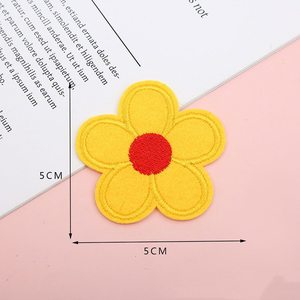Offre Spéciale Prix de Gros Écussons en Feutre Brodés Thermocollants Motif Tournesol Coloré de 5 cm (2 Pouces) pour Décoration DIY - Product Image 6