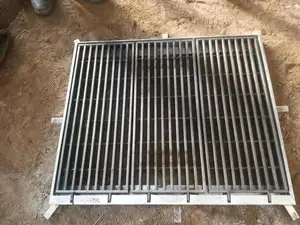 Factory Customized Galvanized Water Drain Trench Cover Grating Plain Walkway Steel Grating Cover