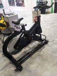 Bicicleta de Spinning Profesional Comercial con Movimiento Lateral Oscilante, Bicicleta Estática para Gimnasio, Ejercicio Cardiovascular - Product Image 5