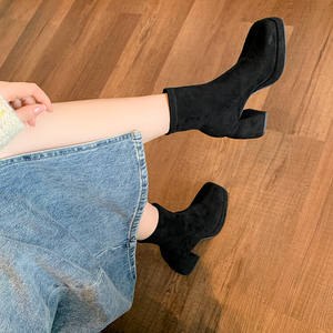 حذاء نسائي ممتاز من جلد الغزال الروماني CE ROHS توي 8 من جلد الخنزير مربع إصبع القدم يسحب في فصل الشتاء والخريف والربيع - Product Image 4