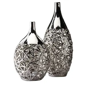 Decorative Flower Vase Made in Cast Aluminium With Bronze Finish Home Decor Metal Flower Vase Decorative Flower Vase