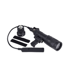 Linterna táctica portátil para exteriores, tipo de mano, con múltiples modos de iluminación para pesca nocturna y camping, montaje de 20 mm. - Product Image 1