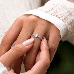 Anillos de Joyería Fina de Diseño Clásico Dylam para Mujer, Anillo de Eternidad de Plata S2925 con Moissanita Cuadrada D VVS1, Anillos de Boda - Product Image 3