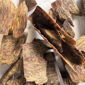 Eco1501 <span class=keywords><strong>Mantequilla</strong></span> <span class=keywords><strong>de</strong></span> Agarwood/Oud/Bakhoor raspada por ambos lados <span class=keywords><strong>en</strong></span> trozos/barritas para árboles <span class=keywords><strong>de</strong></span> <span class=keywords><strong>mantequilla</strong></span> 4A - <span class=keywords><strong>de</strong></span> Guangdong Hainan, China - Product Image 2