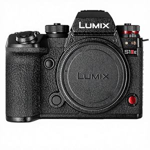 Cámara sin Espejo S1 IIE |   Potente Cámara Profesional Full HD con Lente de 24-105 mm, ISO Nativo Dual y Estabilización de Imagen - Product Image 1