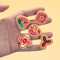Adornos de Hombre de Jengibre para las Fiestas de Invierno, Charms Personalizados de PVC Suave 2D con Letras, Charms para Zapatos al por Mayor, Decoración para Fiestas Navideñas, Adornos para Zapatos