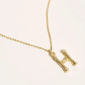 Collar con colgante de acero inoxidable con inicial de la marca eManco, 4 tipos de cadenas <span class=keywords><strong>para</strong></span> mujer, joyería <span class=keywords><strong>para</strong></span> la <span class=keywords><strong>mejor</strong></span> <span class=keywords><strong>amiga</strong></span>. - Product Image 4