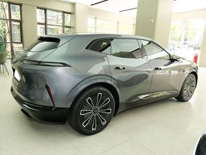 2024 Avatr 07 RWD 5 puertas 5 plazas Suv 200 KM/h Largo alcance 650km Coches eléctricos en venta - Product Image 6