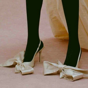 Sandalias de tacón alto de seda para mujer, talla grande 45, con correa trasera, punta puntiaguda, lazo grande frontal, estilo stiletto y slingback para vestir. - Product Image 2