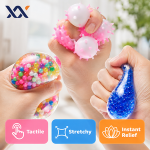 Boules de Noël tendance TikTok : Jouets anti-stress en relief Père Noël et Bonhomme de neige, balles squishy de Noël - Product Image 5