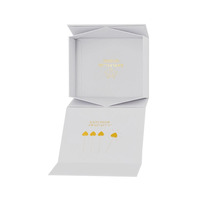 Dossiers en papier magnétiques de luxe personnalisés boîte-cadeau en carton pour vêtements chaussettes fourrure avec stratification mate gaufrage matériaux recyclés