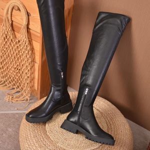 Bottes de luxe pour femme, style long, couleur noire, talon épais, imperméables, hauteur genou, bottes hautes pour l'automne - Product Image 4