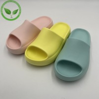 Vente en gros de tongs d'été originales de haute qualité, sandales en mousse EVA, logo de designer personnalisé, tongs originales