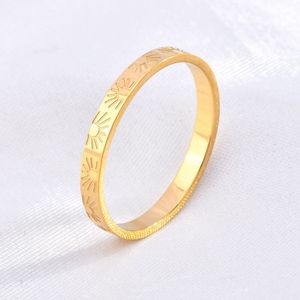 Anillo Delgado de Acero Inoxidable con Grabado <span class=keywords><strong>Sol</strong></span> Dorado, Anillos Finos Minimalistas para Pareja - Product Image 2