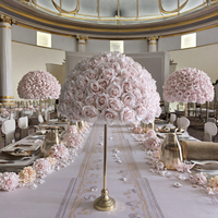 Classique élégant sophistiqué fard à joues rose bébé rose vraie touche mariage Rose fleur chemin de Table pièce maîtresse