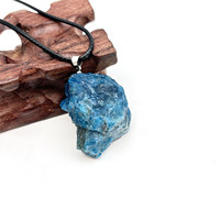 Pendentif en cristal naturel en gros, pierre brute d'apatite bleue, collier de guérison, pendentif en pierre précieuse brute