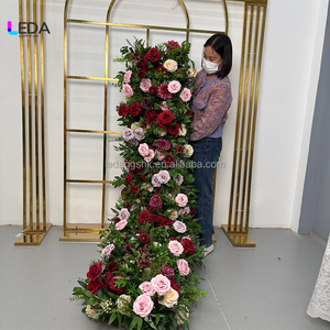 Centro de Mesa LEDA Hecho a Mano con Flores Mixtas de Seda, Hojas Verdes Artificiales, Guirnalda Floral de Tacto Natural Suave y Realista - Product Image 6