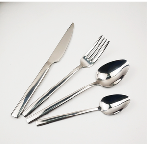 DFU0169 Ensemble de quatre couverts en acier inoxydable épaissi : couteaux, fourchettes, cuillères, cuillères à dessert, cuillères à café, forme carrée - Product Image 5