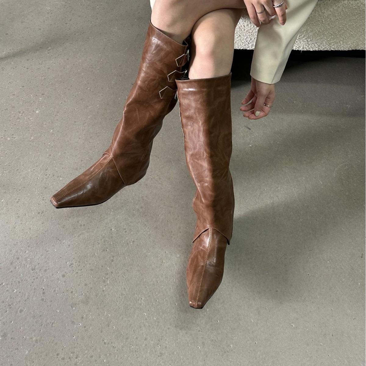 สีน้ำตาลเข้ม