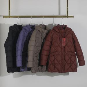 Piumino caldo di mezza lunghezza con pelliccia autunno inverno su misura sconto liquidazione inventario <span class=keywords><strong>donna</strong></span> - Product Image 4