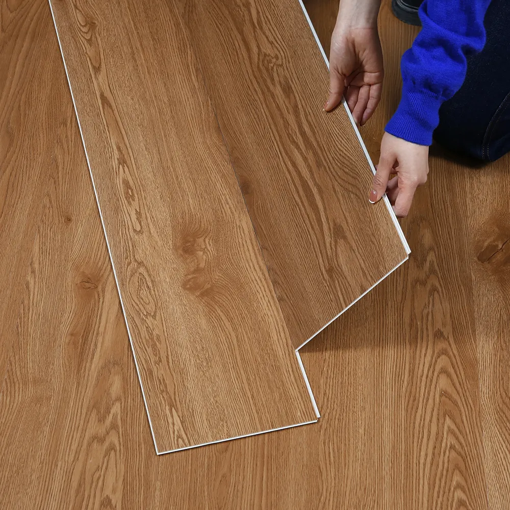 Zeitgenössischer 5 mm PVC-Holz-SPC-Kunststoff-Bodenbelag 180 × 1220 mm selbstlaminierender snap texturierter Verschleißschicht Indoor-Verwendung Vinyl-Bodenbelag