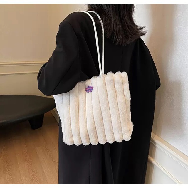 Cross-border New Autumn/winter Polyester Plush Soft Bag Fashionable Tote Underarm Handbag Factory-wholesale Large-capacity