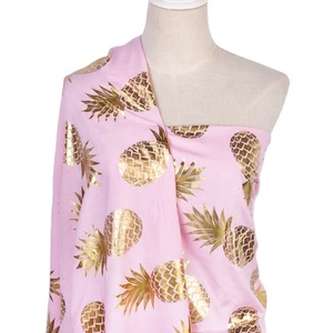 100% 人造丝面料，带金箔印花可持续菠萝图案，适合女性服装透气和编织 - Product Image 1