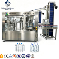 Machine complète de remplissage d'eau Sokos, ligne de remplissage d'eau en petites bouteilles 4000 BPH, machine de remplissage d'eau potable pour usine