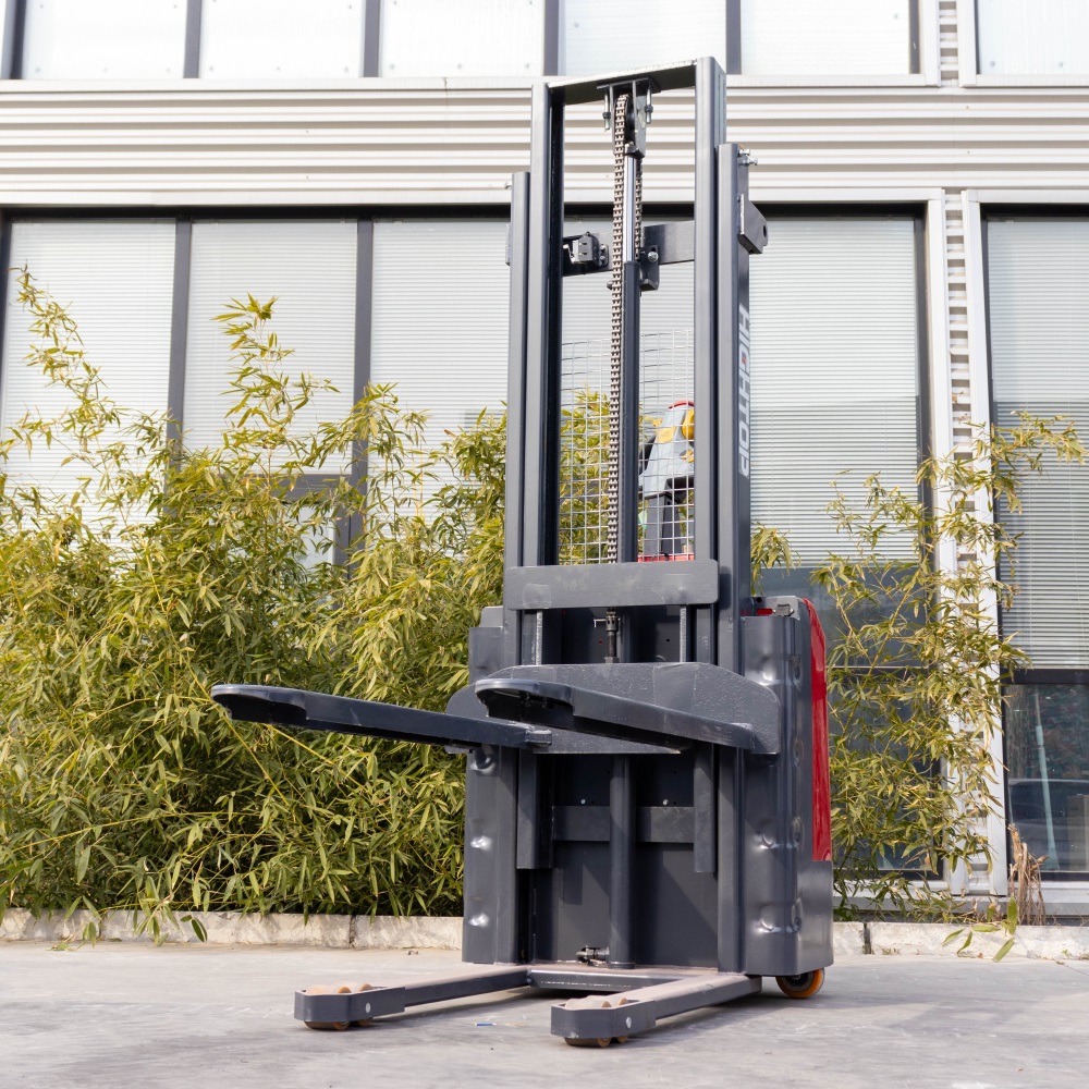 walk behind forklift