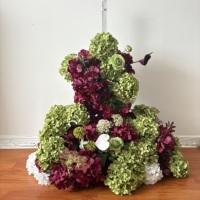 Composition florale artificielle bordeaux en soie Anthurium pour centre de table de mariage, décoration de table et d'allée pour événements et fêtes (vente en gros)