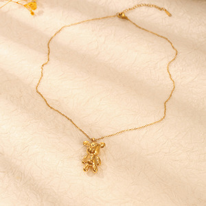 Vendita calda alla moda amore e pace orsacchiotto collana regalo di natale pieno d'oro Anti allergia orso ciondolo per ragazze - Product Image 3
