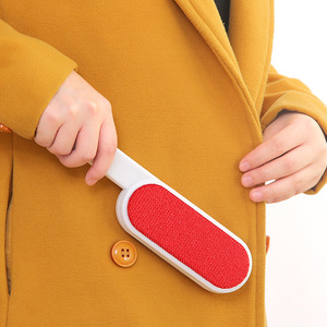 แปรงกำจัดขุยผ้าสีแดง ลูกกลิ้งเหนียวสำหรับเสื้อผ้า ผ้าปูที่นอน เครื่องมือกำจัดฝุ่นพลาสติกแบบใช้ซ้ำได้ - Product Image 2