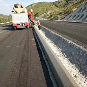 Machine à extruder de pavés en béton, machine à gouttières, 75 kW, haute efficacité, 2000 m/min, à vendre, composant principal du moteur, bordure de route, bordure de trottoir - Product Image 5