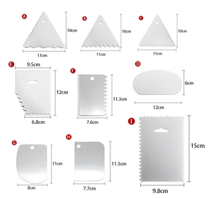 Kit <span class=keywords><strong>per</strong></span> Decorazione Torte Ecologico, Utensili da Pasticceria, Tagliapasta in Metallo, Raschietto e Pettine <span class=keywords><strong>per</strong></span> Torte - Product Image 2