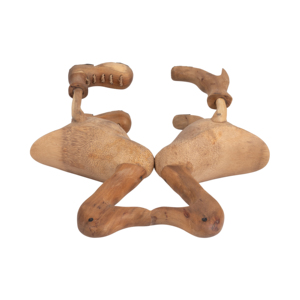 Coppia di Statuette di Anatre in Legno con Stivali e Tacchi per Decorazione Domestica, Esposizione su Scaffale, Scultura Decorativa Animale - Product Image 6