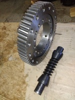 Machine à tailler les engrenages CNC YA31250 automatique pour la production de pignons conventionnels avec pompe à engrenages et compatibilité moteur