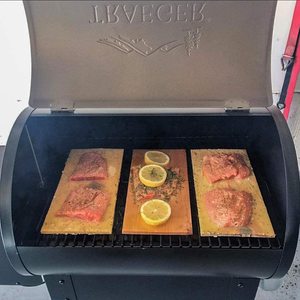 BBQ Premium Natural Western Red Cedar Wood Board Asar a la parrilla tablones para asar pescado Carne Salmón Mariscos Filetes Verduras - Product Image 3